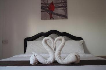 펜션 Chomduen Phu Kao Resort