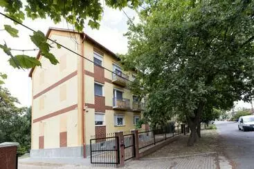 Aamiaismajoitus (B&B) Angolkert Panzió