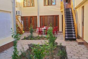 ペンション Registan Center Guest House