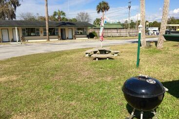Withlacoochee Motel