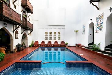 ホテル Dhow Palace