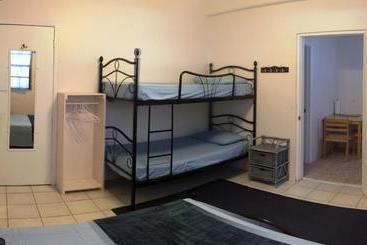 هاستل The Lodge Antigua