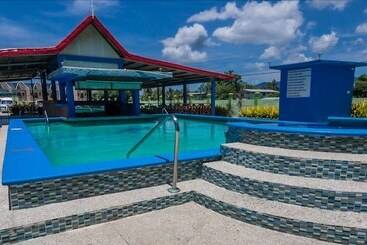 هتل Airport Suites