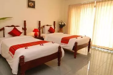 Hotel Lanta Seafront Resort