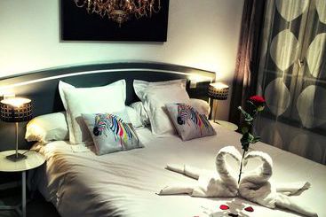 هتل Le Miredames Hôtel Bar