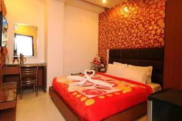 בית מלון כפרי Pearl Inn & Suites