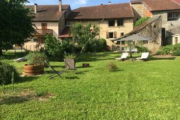 مبيت وإفطار Les Chambres De Marthe