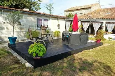 Majatalo La Floiracaise