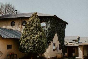 Pension African Leaves Trout Lodge