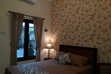 פנסיון Griya Adhirasa Sumenep