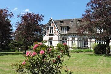 Bed and Breakfast Manoir De Camblain