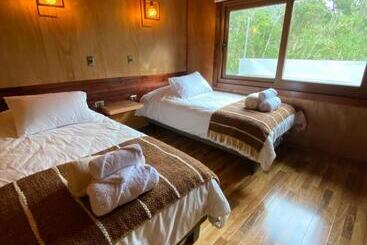 Отель Illi Lodge & Hostel