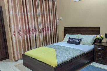 פנסיון Majestic Cottage