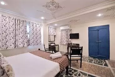 Pensione The Lake View Hotel  On Lake Pichola