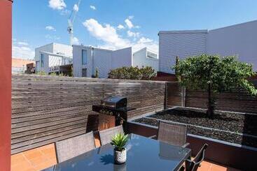 Sullivans Cove Apartments