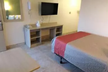 Motelli Red Carpet Inn Louisville North Jeffersonville In