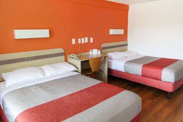 مُتل Rodeway Inn