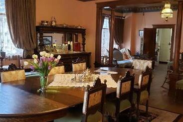 Alaska Heritage House Bed And Breakfast