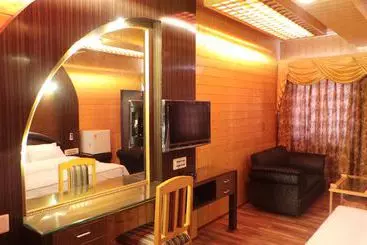 Hotel Shamyana Lodge And Restaurant