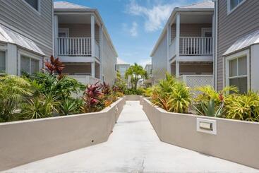 هتل Casa Bonita @ Duval Square R1