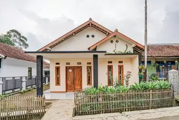 Hotel Oyo Homes 91008 Eco Tourism Desa Cibodas Babakan Gentong 1 Syariah