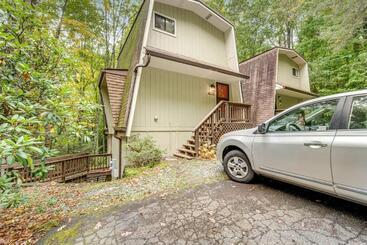 בית מלון כפרי Hemlock Hideaway