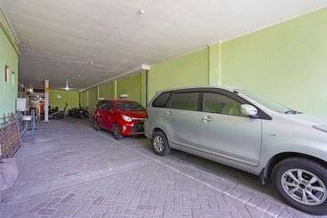 Hotell Oyo 91670 Mannsur Homestay Syariah