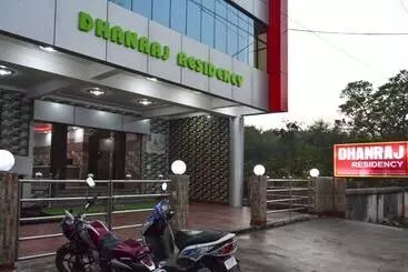 호텔 Dhanraj Residency
