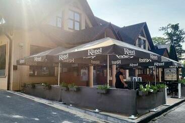 צימר Noclegi Między Parkami