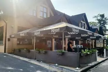 Aamiaismajoitus (B&B) Noclegi Między Parkami