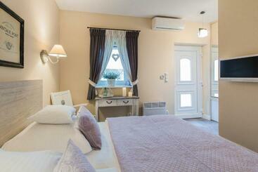 מלון דירות Villa Aurora