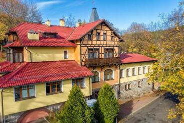 Bed and Breakfast Rezydencja Patria