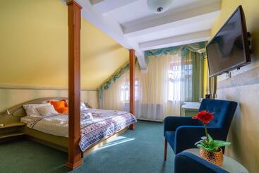 مبيت وإفطار Rezydencja Patria