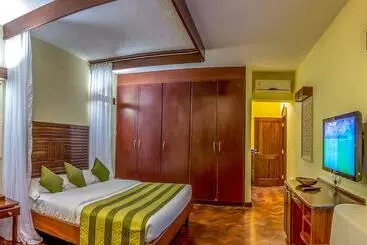 Hotelli Amani Tiwi Beach Resort