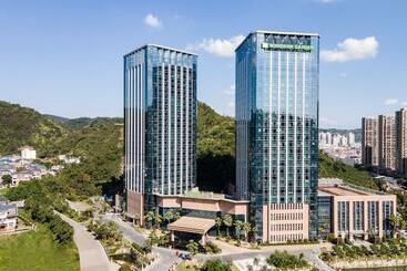 ホテル Wyndham Garden Yuhuan Downtown