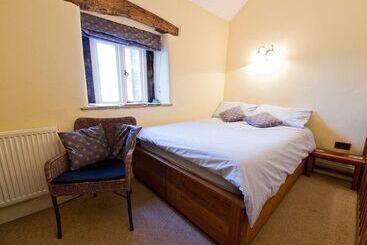 بنسيون Rushop Hall