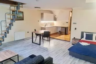 Retkeilymaja Zajazd Fakir