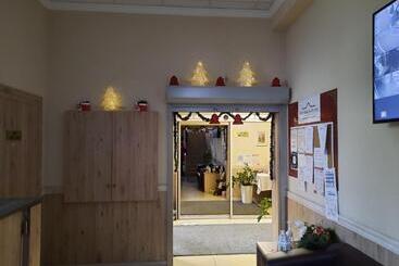 تختخواب و صبحانه Dworek W Płoni