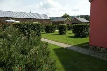 ベッドアンドブレックファースト Gospodarstwo Agroturystyczne Pensjonat Sad