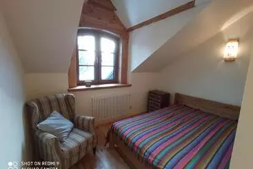 Majatalo Gniazdo W Parku