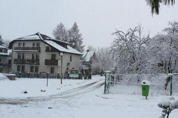 تختخواب و صبحانه Pokoje Gościnne Akacja