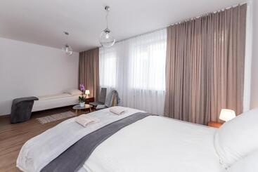 تختخواب و صبحانه Willa Biały Domek