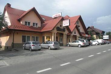 Pensjonat I Restauracja Nowak