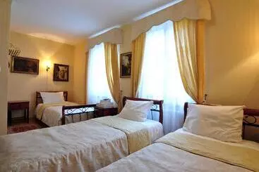 Aamiaismajoitus (B&B) Dworek Ojca Mateusza
