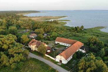 Bed and Breakfast Folwark łuknajno Nad Jeziorem śniardwy