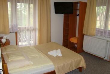 住宿加早餐  Willa Stenia Apartamenty