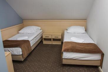 민박 Dworek Jabłonna