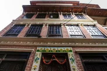 پانسیون Lumwoh Guest House