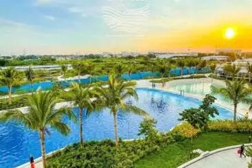 アパートホテル Azure North Staycations   Modern Bali