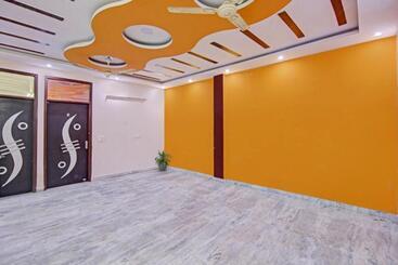 Hotel Oyo Flagship 80762  Mandal Residency